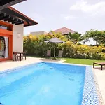 Cap Cana Fantástico Bungalow con Piscina y Jacuzzi GV3110